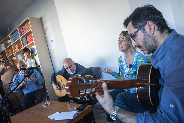 Ara Dinkjian dinleyicileri ile hasret giderdi